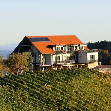 Zweytick Gaestezimmer Weingut Ratsch an der Weinstrasse Exterior foto