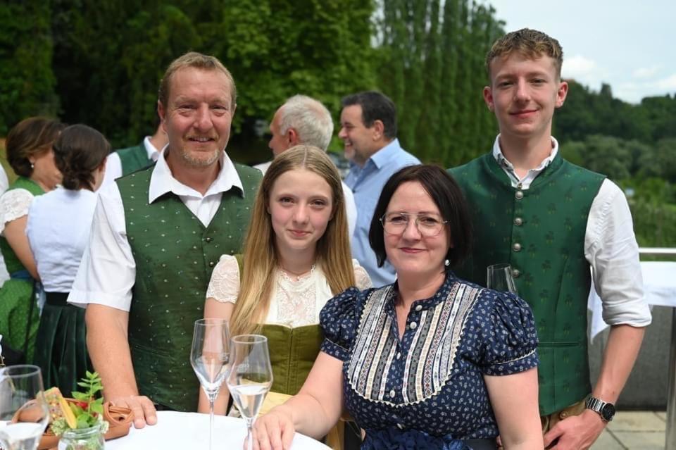 Zweytick Gaestezimmer Weingut Ratsch an der Weinstrasse Exterior foto