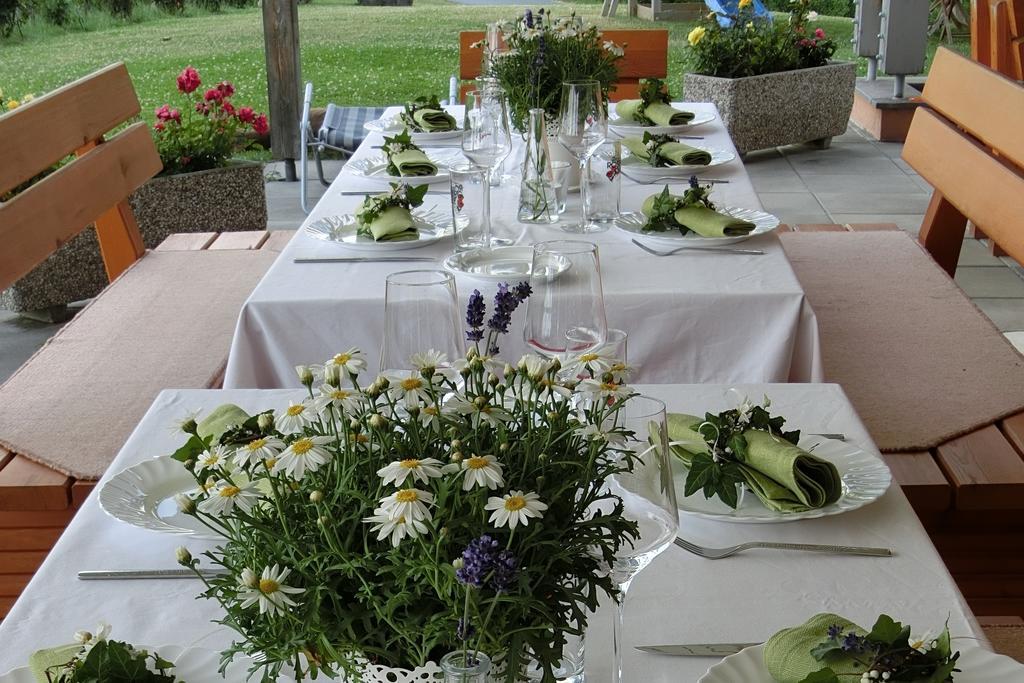 Zweytick Gaestezimmer Weingut Ratsch an der Weinstrasse Exterior foto