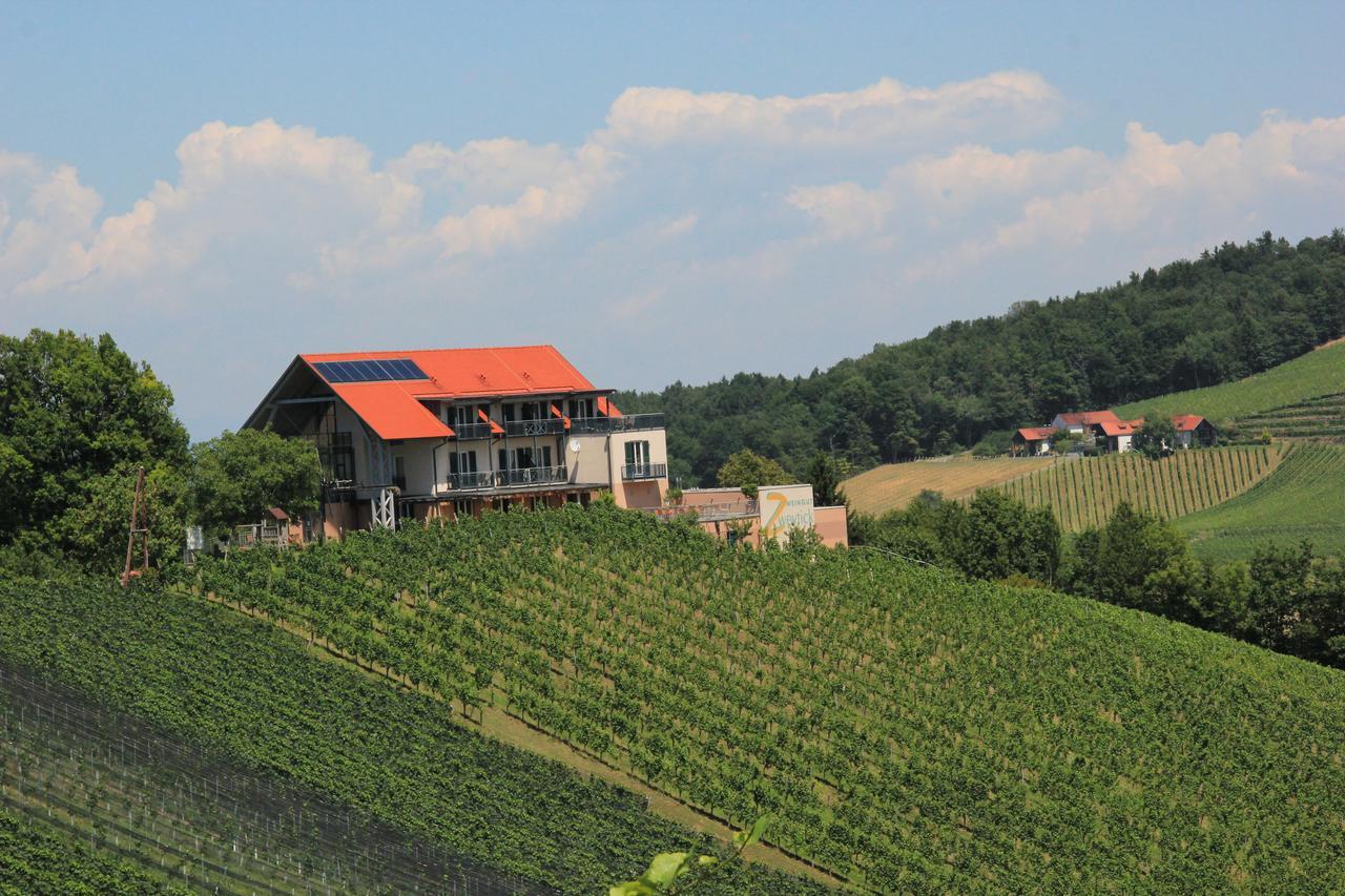Zweytick Gaestezimmer Weingut Ratsch an der Weinstrasse Exterior foto