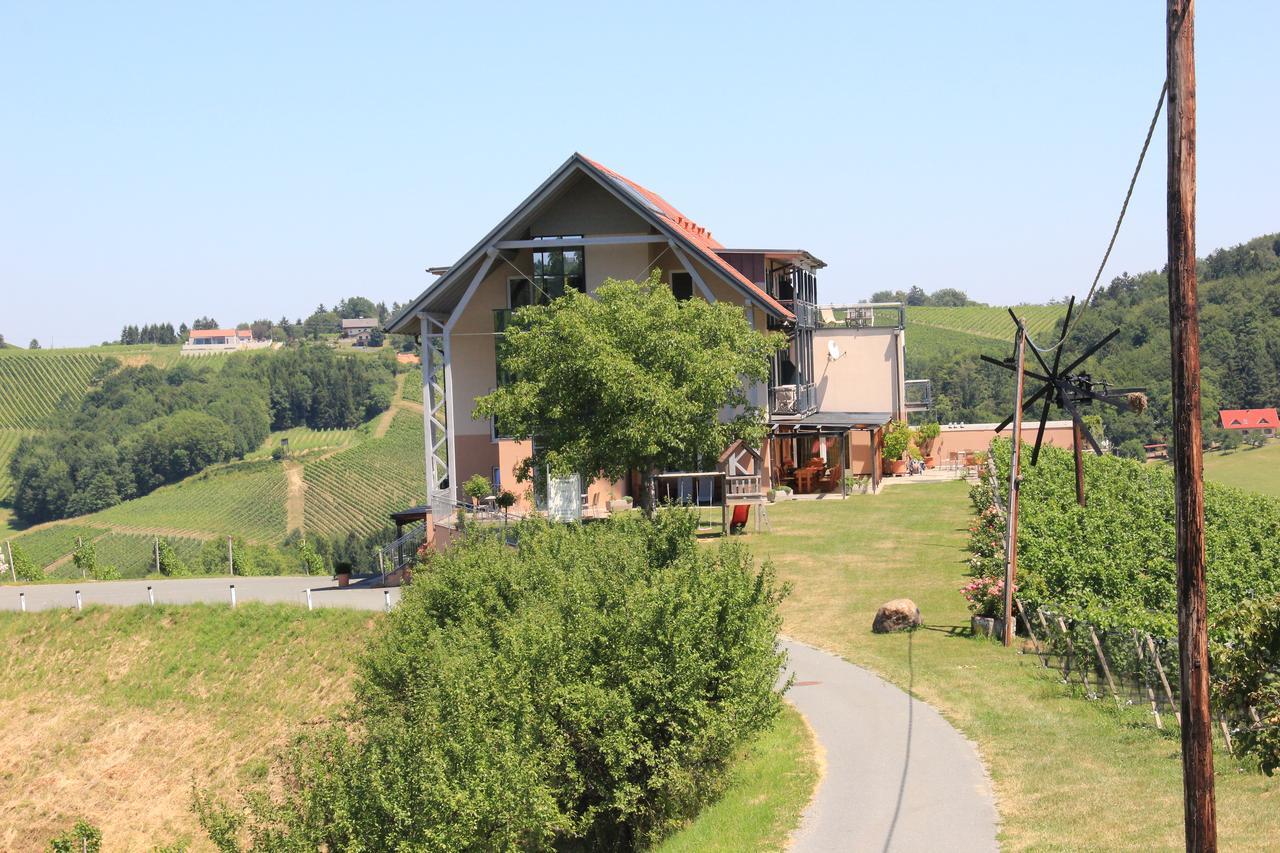 Zweytick Gaestezimmer Weingut Ratsch an der Weinstrasse Exterior foto